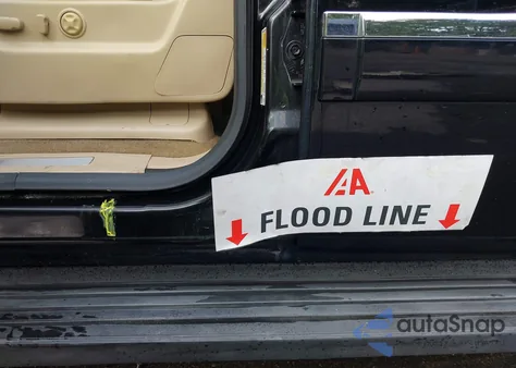 2013 Chevrolet Suburban 1500 Ltz from USA, damaged, VIN 1GNSKKE79DR297038